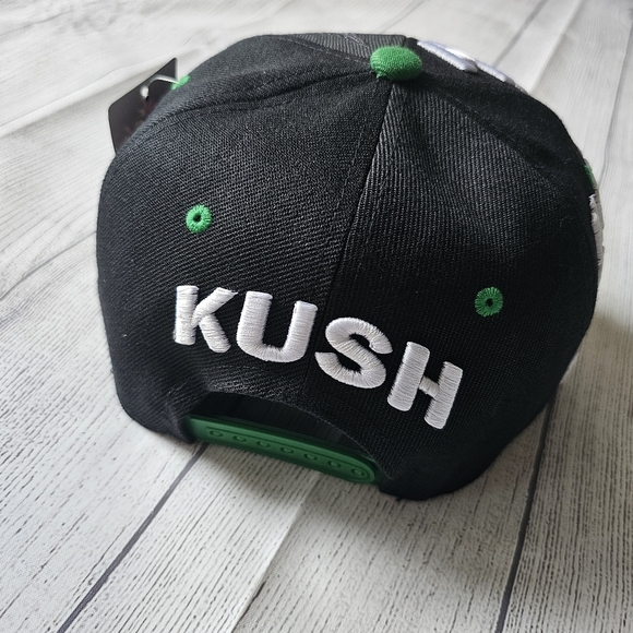 Snapback - Black and Green Kush Embroidered - Picture 8 of 9